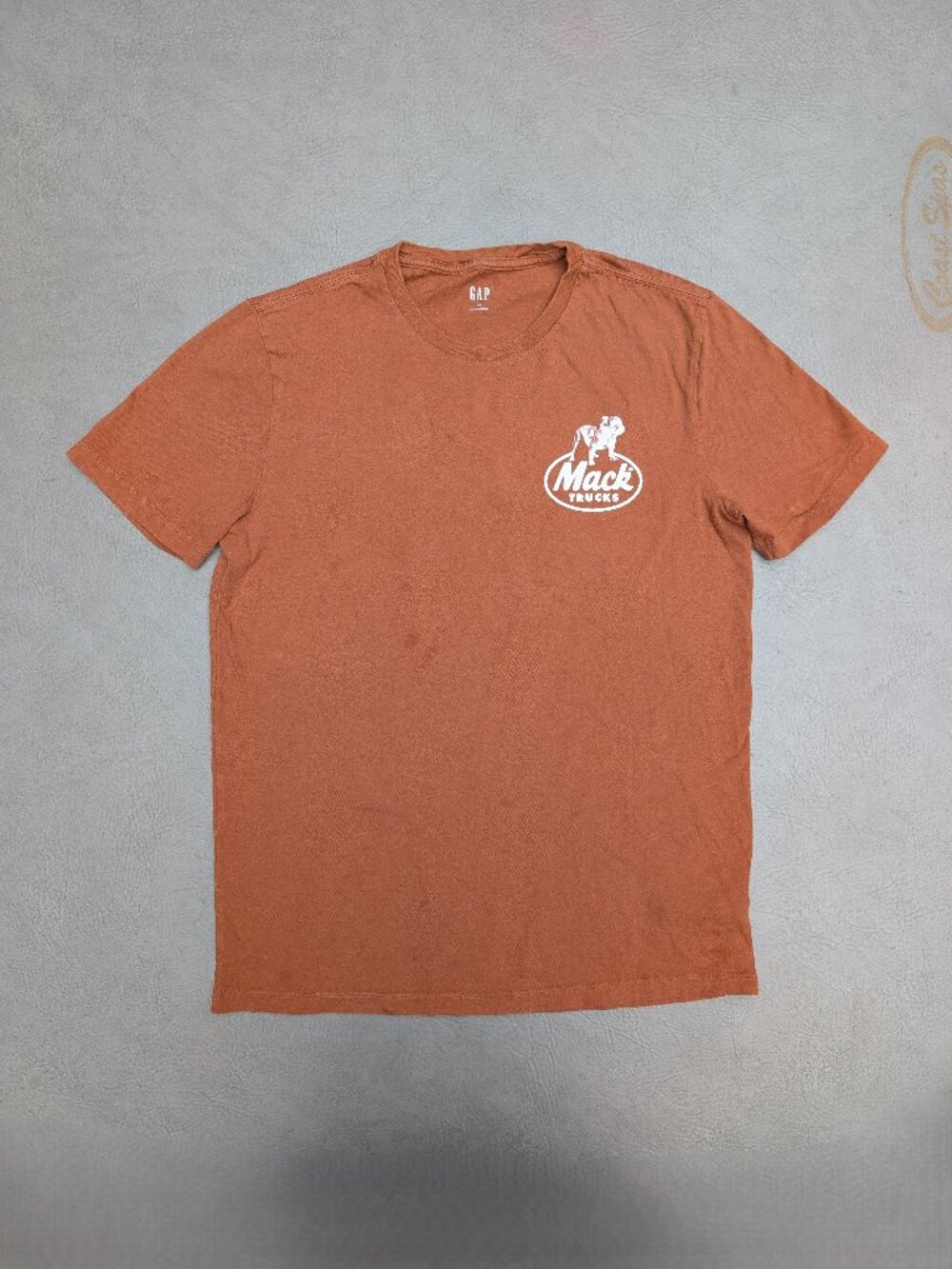 Gap x Mack Trucks Bulldog Logo Graphic Tee Rust Orange Small Front Back